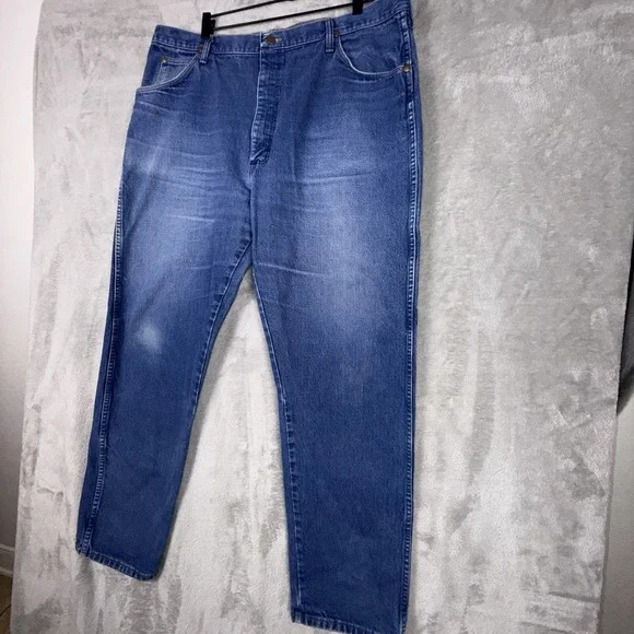 Vintage Wrangler Jeans Mens 40x32 Blue Denim 31MWZPW Relaxed Cowboy Cut Made USA - Picture 3 of 13